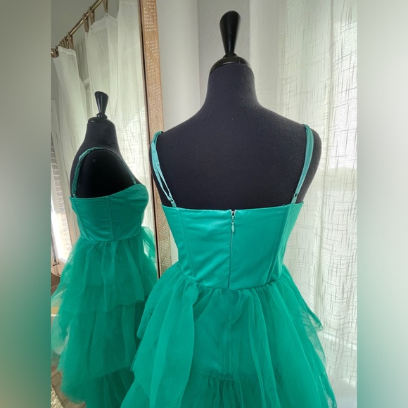NWOT Lulus Kelly Green Gown Size Small - Picture 6 of 7